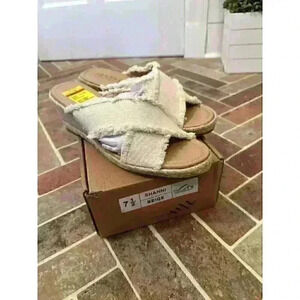 Journee‎ Collection Tan Espadrille Wedge Sandals size 7.5 NWB